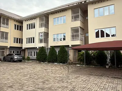 Luxury 4 Bedroom Spacious Terrace Duplex, BQ, Tarred Road — Guzape District, Abuja