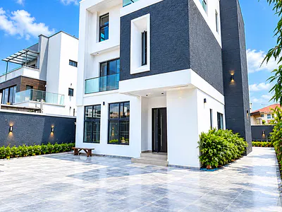 5 Bedroom House — Ikoyi, Lagos