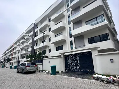 2 Bedroom Apartment with Pool, Gym & Elevator — Lekki, Lagos