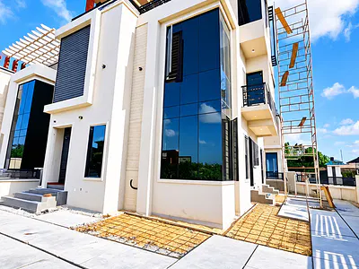4 Bedroom House with BQ — Surulere, Surulere, Lagos