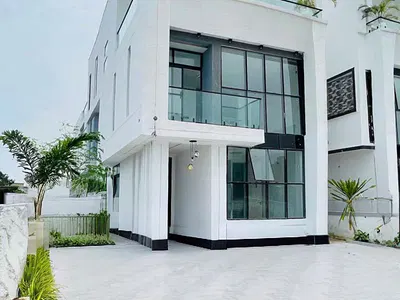 5 Bedroom Detached House + BQ — Lekki, Lagos