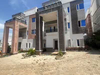 5 Bedroom Duplex — Guzape Main, Guzape District, Abuja