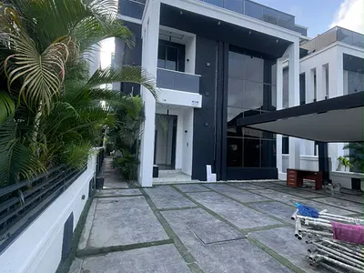 Luxury 5 Bedroom Fully Detached Duplex with a BQ and Swimming Pool — Lekki, Lagos