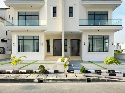 5 Bedroom House with Elevator and Swimming Pool — Lekki, Lagos