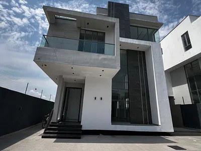 Super Massive 5 Bedroom Detached House with 2 Rooms BQ — Ikoyi, Lagos