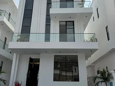 5 Bedroom Detached House — Lekki, Lagos