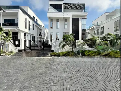5 Bedroom Detached Home — Lekki, Lagos