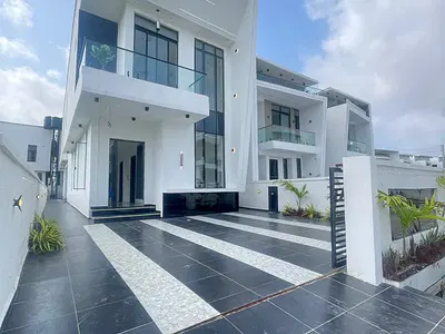 Exquisite 5 Bedroom Detached Duplex with Gym & Swimming Pool — Ajah, Lagos