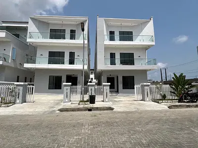 5 Bedroom Detached Duplex with Swimming Pool and Cinema — Lekki, Lagos