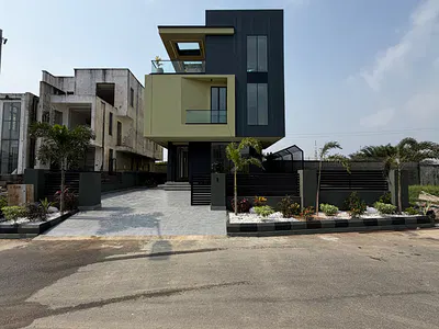 Spacious 5 Bedroom Fully Detached House with Pool — Lakeviwe Estate Phase 1, Ajah, Lagos