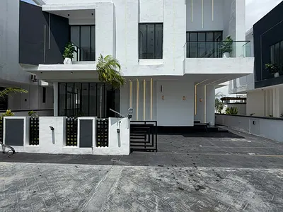 5 Bedroom Detached House — Lekki, Lagos