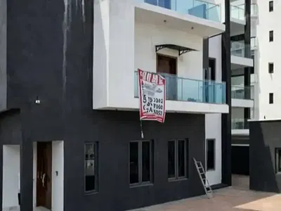 5 Bedroom En-Suite Detached House with 1 Room BQ — Lekki, Lagos