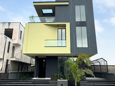 Luxury 5 Bedroom Detached Duplex + BQ, Pool, Cinema, Elevator — Lekki, Lagos