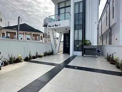5 Bedroom Detached Duplex with BQ and Swimming Pool — Lekki, Lagos