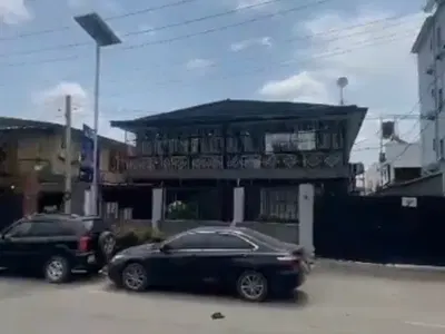 4 Unit Building with 3 Bedroom Flats and BQ — Eric Moore Road, Bode Thomas, Surulere, Lagos