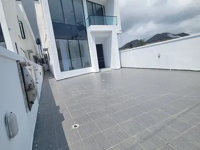 Newly Built Luxurious 5 Bedroom Fully Detached Duplex with BQ and Poo — Lekki, Lagos