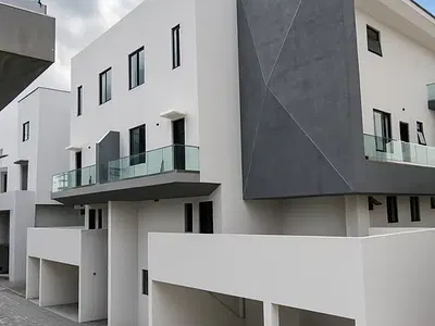 5-Bedroom Luxury Home with Scenic Water Views — Ikoyi, Lagos