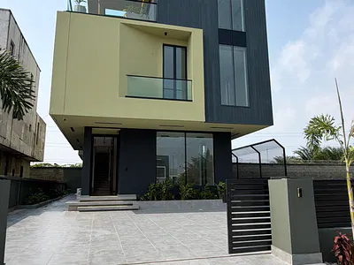 Exquisite 5-Bedroom Fully Detached Smart Home with Elevator & Swimming — Lake View Phase 1, Lagos Island, Lagos
