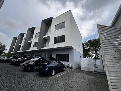 Spacious 4 Bedroom Terraced Duplex with a Room BQ — Ikoyi, Lagos