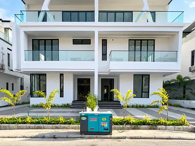 Luxury 5-Bedroom Duplex with Mini-Flat Attachment — Lekki, Lagos