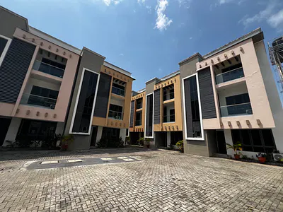 Spacious 4 Bedroom Terraced House with a Room BQ — Ikoyi, Lagos