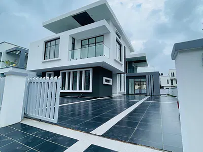 6 Bedrooms Fully Detached Duplex with Swimming Pool — Lekki, Lagos