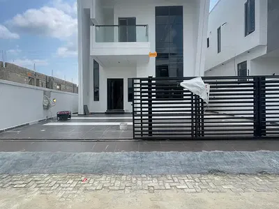 Lovely 4 Bbedroom Fully Detached Duplex with a Room BQ — Ajah, Lagos