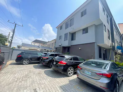 3 Bedroom Upstairs Flat Upstairs — Lekki, Lagos