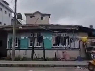 Dilapidated Bungalow on Tarred Street — 21 Lisabi Street, Debari Bus Stop Off Pedro Road, Surulere, Lagos