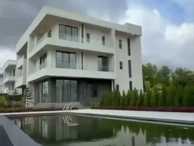 Classic and Simple 5 Bedroom's Fully Detached Duplex — Lake, Jabi, Abuja