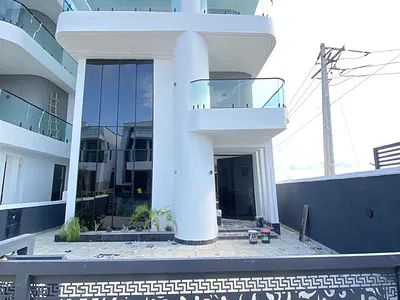 5 Bedroom — Lekki, Lagos