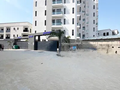 Luxury 1 Bedroom Apartment with Swimming Pool and Gym — Lekki, Lagos