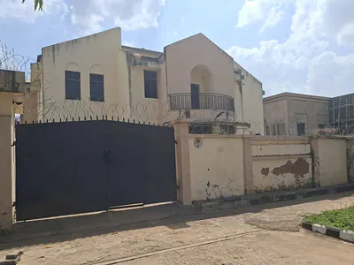 14 Bedroom Flat, Detached Duplex with 2RM BQ Office, Airbnb — Maitama Main (Tarred Rd), Maitama District, Abuja